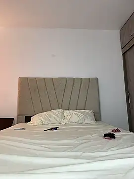 Julietalcl online show from February 21, 2026, 7:15 pm