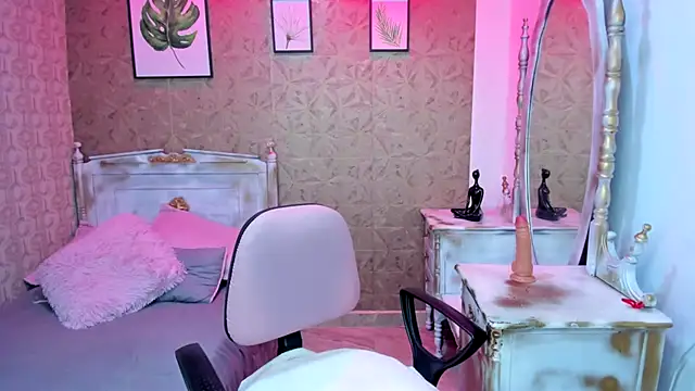 Sara clk online show from November 9, 2025, 7:12 pm