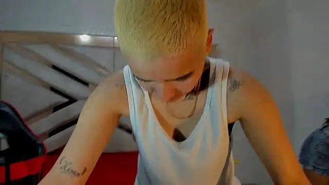 Snapshot of AbiAndThiagoRs chatting on November 4, 2025, 7:24 pm AbiAndThiagoRs online show from November 4, 2025, 7:24 pm