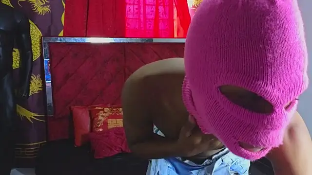 Latin Femboy13 online show from November 4, 2025, 3:44 pm