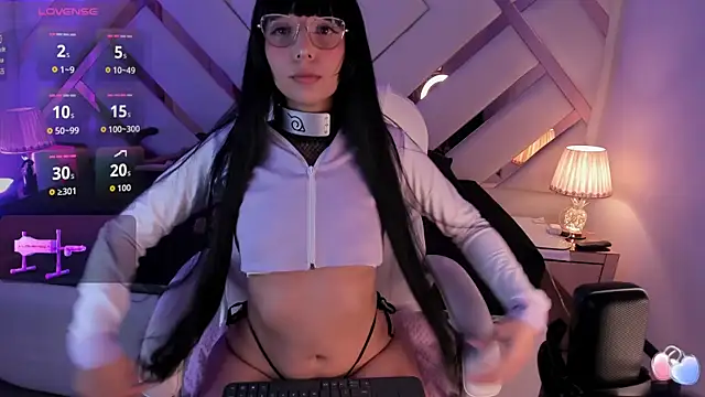 michelle cutee  online show from December 14, 2025, 8:46 pm