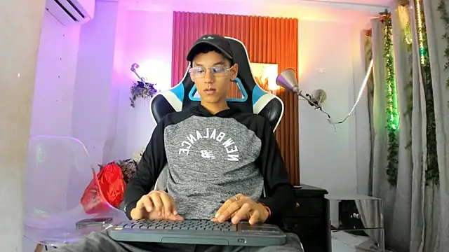 AQUARIUS x online show from October 17, 2025, 11:24 am