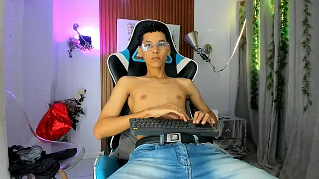 AQUARIUS x online show from October 20, 2025, 11:32 am