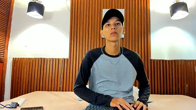 AQUARIUS x online show from November 5, 2025, 11:21 am