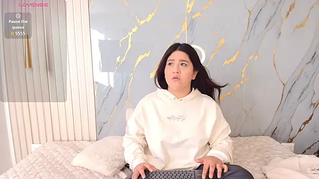 Mia Sun14 online show from October 24, 2025, 12:12 pm