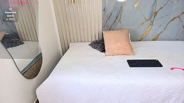 Mia Sun14 online show from November 5, 2025, 11:54 am