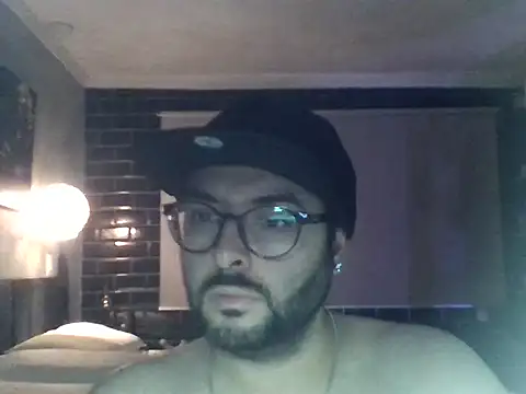 Snapshot of RickdeSP chatting on November 17, 2025, 7:19 pm RickdeSP online show from November 17, 2025, 7:19 pm