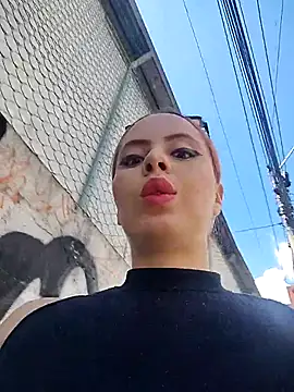 BiancaLuxor  online show from November 17, 2025, 4:24 pm