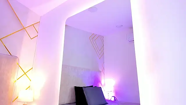 Martinaa Garcia online show from April 9, 2026, 7:30 pm