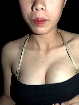 Lily-2k online show from October 27, 2025, 1:26 pm