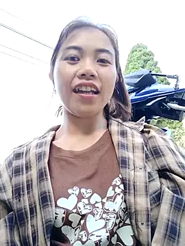 Snapshot of omai-ngot chatting on October 19, 2025, 9:21 am omai-ngot online show from October 19, 2025, 9:21 am