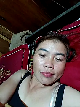 Snapshot of omai-ngot chatting on November 3, 2025, 1:45 pm omai-ngot online show from November 3, 2025, 1:45 pm