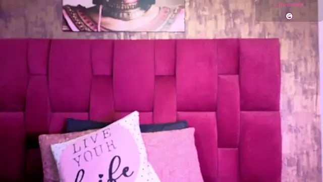 Snapshot of camila__bouzas chatting on February 12, 2026, 12:00 pm camila bouzas online show from February 12, 2026, 12:00 pm