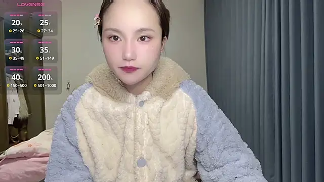 Momo-999 online show from December 4, 2025, 4:16 pm