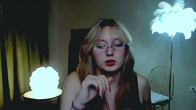 ScarlettScril online show from October 20, 2025, 6:25 am