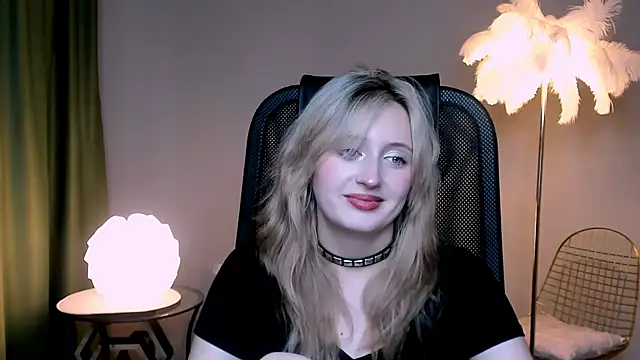 ScarlettScril online show from November 15, 2025, 11:18 am