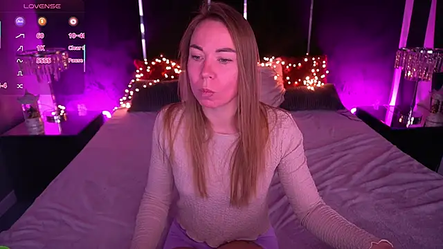 VixenMuse online show from February 24, 2026, 9:24 pm