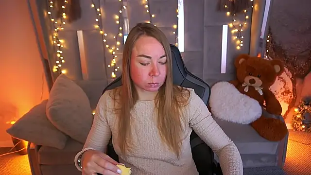 VixenMuse online show from March 21, 2026, 8:45 pm