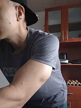 Snapshot of Carlomorelo chatting on October 28, 2025, 10:23 pm Carlomorelo online show from October 28, 2025, 10:23 pm