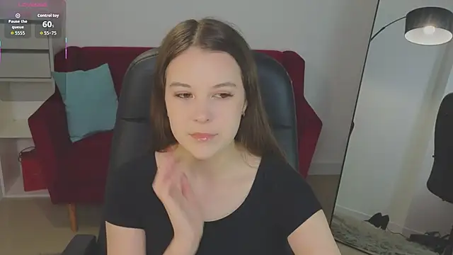 Snapshot of Caro0Line chatting on October 23, 2025, 7:29 am Caro0Line online show from October 23, 2025, 7:29 am