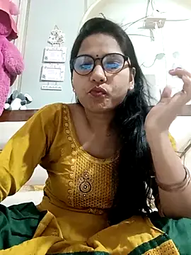 Vanshika1432 online show from October 25, 2025, 5:15 am