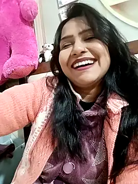 Vanshika1432 online show from December 16, 2025, 5:01 am