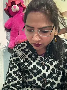 Vanshika1432 online show from January 16, 2026, 5:00 am