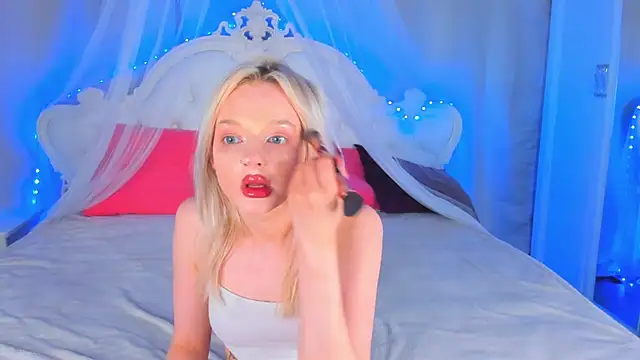 AlessaKiss online show from June 15, 2026, 1:52 am