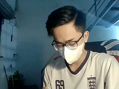 liamhn2k4 online show from October 29, 2025, 2:30 pm