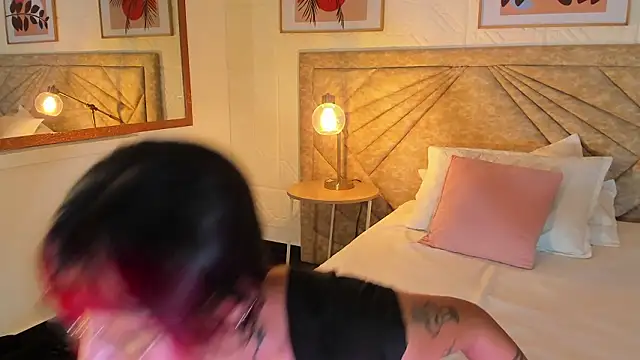 Emma duff online show from March 4, 2026, 7:31 pm