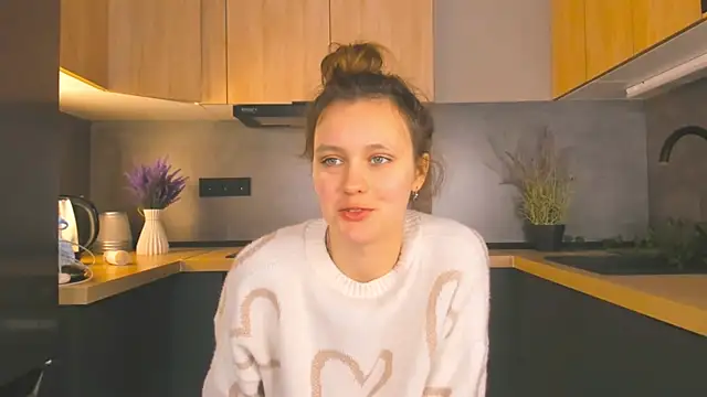 FoxFever online show from December 3, 2025, 6:32 am