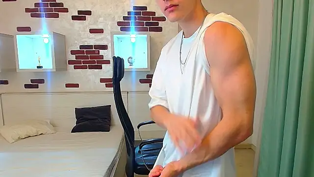 BradyFlint online show from October 19, 2025, 4:57 am