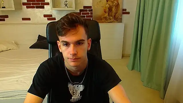 BradyFlint online show from October 28, 2025, 6:06 am