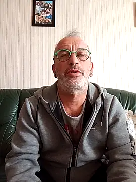 Snapshot of Ptitcouic chatting on October 22, 2025, 11:54 am Ptitcouic online show from October 22, 2025, 11:54 am