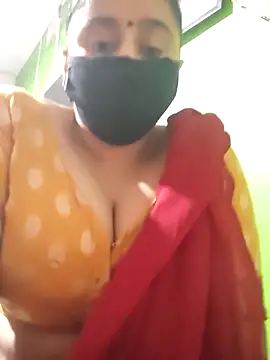 Lovely Queennn online show from October 27, 2025, 6:01 pm