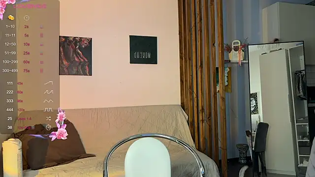 Red Jane online show from October 27, 2025, 4:05 am