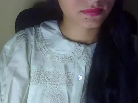 Snapshot of Shezi_N chatting on July 13, 2026, 1:47 pm Shezi N online show from July 13, 2026, 1:47 pm