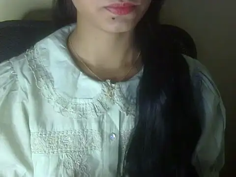 Snapshot of Shezi_N chatting on July 23, 2026, 3:32 pm Shezi N online show from July 23, 2026, 3:32 pm