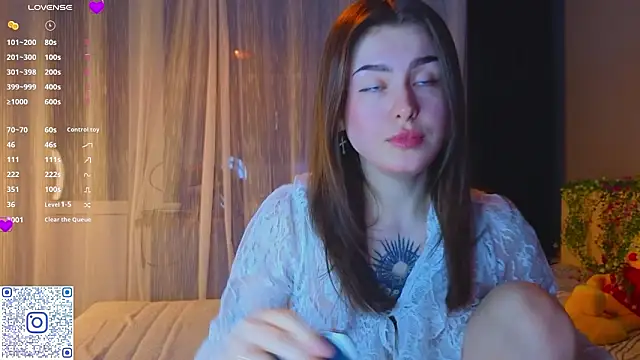 TinyMollys online show from February 26, 2026, 5:23 pm