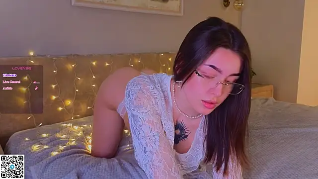 TinyMollys online show from March 20, 2026, 3:06 pm