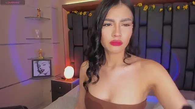 TanyaBello online show from November 28, 2025, 1:14 pm