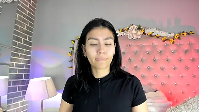 TanyaBello online show from June 4, 2026, 4:29 am