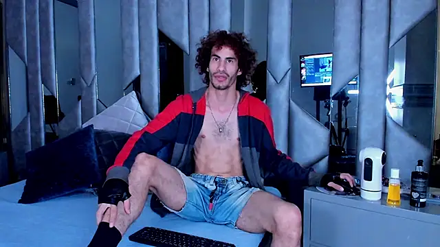 elias sn0w online show from October 28, 2025, 8:00 pm