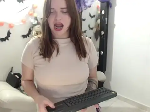 SoeDymond online show from October 25, 2025, 9:53 pm