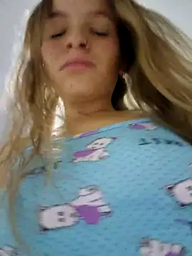 bambiluly online show from October 18, 2025, 1:45 pm