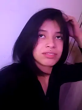 petite coral online show from December 21, 2025, 12:29 am