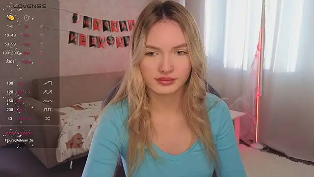 Snapshot of EvelynSin chatting on October 22, 2025, 9:42 am EvelynSin online show from October 22, 2025, 9:42 am