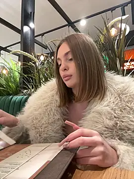 Snapshot of VIP_MILENA chatting on November 25, 2025, 3:23 pm VIP MILENA online show from November 25, 2025, 3:23 pm