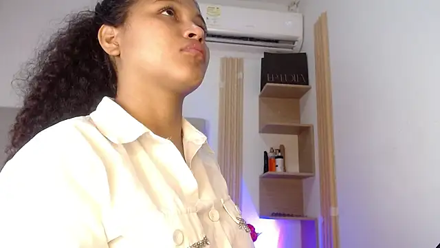 miel alisha online show from March 13, 2026, 1:07 pm