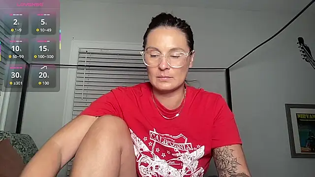 Mandyrheaa online show from November 17, 2025, 11:43 pm